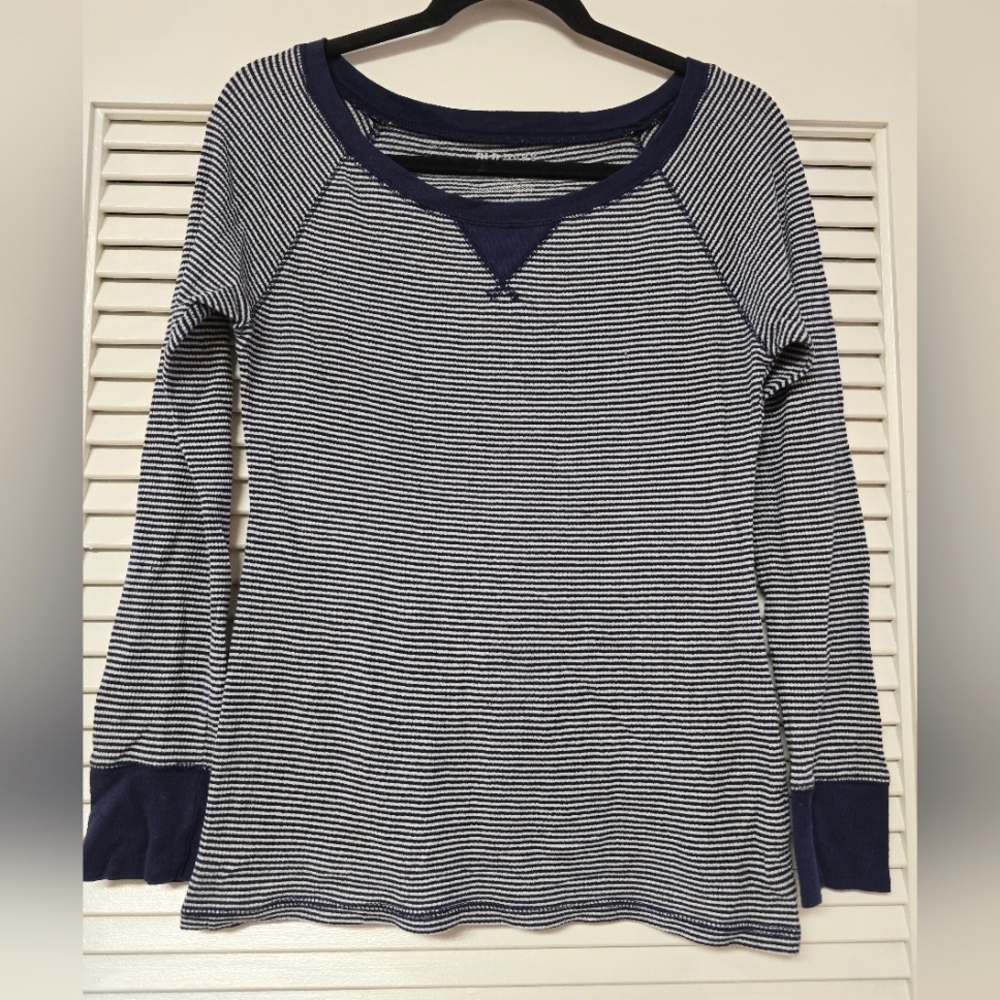 Old Navy - Navy & White Striped Long-Sleeve Lightweight Top